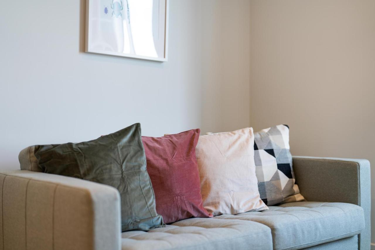 Cozy Apartments - Free Wifi And Parking Onsite Feltham Exterior photo